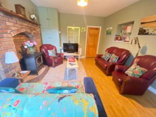 Beautiful Country Cottage - - 6