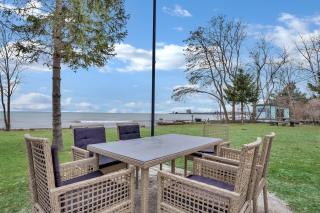 Luxurious waterfront cottage - 3