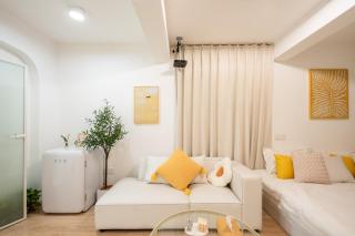 One Night Homestay Shanghai Maoming Road Branch - Shanghai - 1