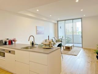 Chic 1BR Condo next to Croydon Station - Sydney - 9