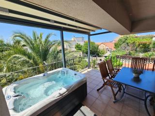 DAMIR - apartment with Jacuzzi - 0