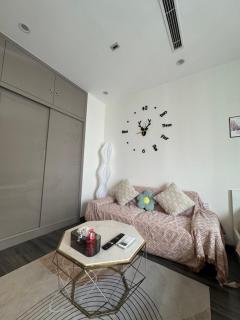 Trạm Sạc Homestay Vinhomes Smart City - Phú Thú - 1
