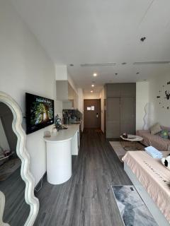 Trạm Sạc Homestay Vinhomes Smart City - Phú Thú - 4