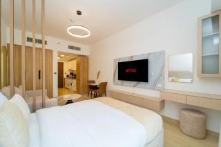 Luxurious Serenity 5-Star Lifestyle in JVC - 3