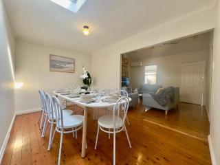 Spacious 5 bedroom house close to Sydney CBD - Sydney - 2