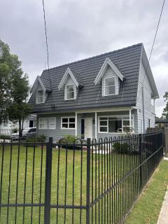 Queen Room with Private Balcony - SW4 - Wentworthville - 4