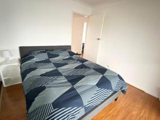 Queen Room with Private Balcony - SW4 - Wentworthville - 9