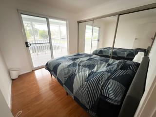 Queen Room with Private Balcony - SW4 - Wentworthville - 8