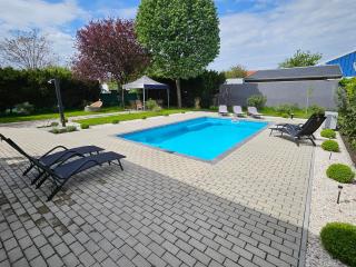 Pool and apartment - 5