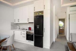 Zoes Apartment - 3