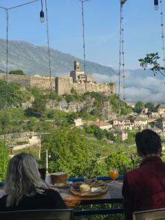 Clockwise GuestRooms - Gjirokastra - 4