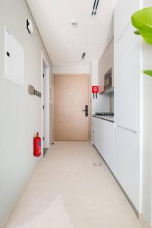 Modern Studio close to Marina with Balcony - 5 min walk from Metro - 9