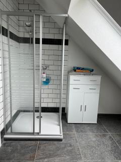 5 room house with balcony & garden - - 4