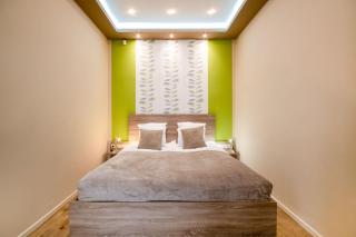 Central - Green - Comfy - 4