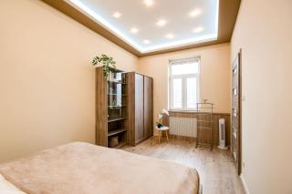 Central - Green - Comfy - 3