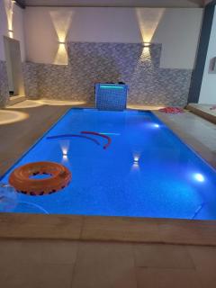 Jolie villa familiale avec piscine privée - - 0