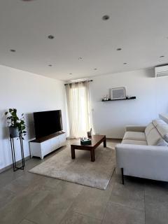 Lea's cozy nest with a sea-mountain view - Saint-Laurent-du-Var - 8