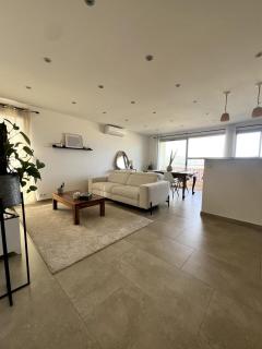 Lea's cozy nest with a sea-mountain view - Saint-Laurent-du-Var - 3