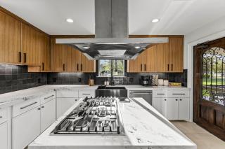 The LUX at West Event & Stay, Pool, Golf & Pickle - Magnolia - 5