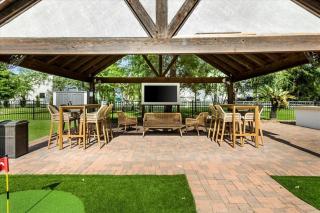 The LUX at West Event & Stay, Pool, Golf & Pickle - Magnolia - 4