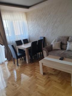 Stan iznad FOX-a - Kragujevac - 2