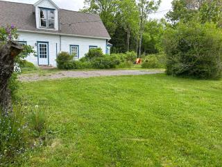 Quaco Cottages-The Shipbuilder's Cottage-Two Century Old Charm - 9