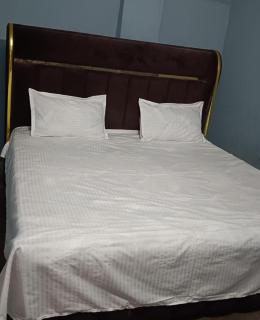 Vishwakarma Hotel and Restaurant - - 6