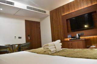 3 AG Hotel & Resort - Faizābād - 2