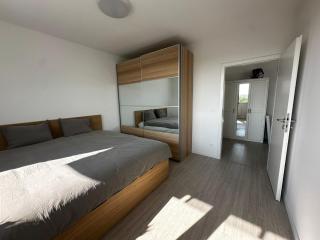 Amazing 1BR & 1LR Apartment very Central - 8