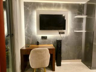 Rosewood - Entire Luxury Apartment - Partial day booking available - Ghaziabad - 6