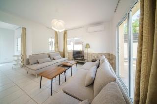 Seaside Villa Luci with jacuzzi and just minutes away from Ayia Triada beach - Paralimni - 2