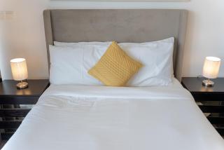 Luxury Living in Matrix Tower Near Sports City - 4