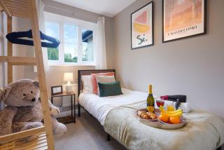 Room close to city - Loughton - 8