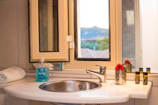 SALTY BREEZE Beachfront Apartment - Lygia - 4