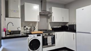 Modern Stylish Flat - Reading - 6