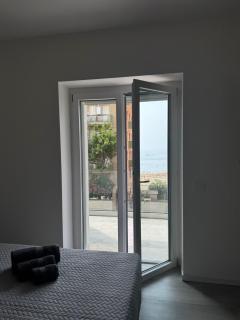 Rebecca's Apartments Sea View - Deluxe Family Accomodation - Anzio - 4