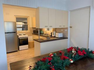Coastal Family & Pet friendly home in Ettalong Beach - Ettalong Beach - 1