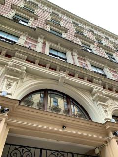 Charming Central Apartment with Rooftop View - Riga - 4