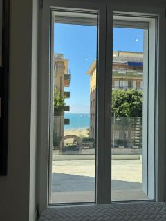 Rebecca's Apartments Sea View - Deluxe Family Accomodation - Anzio - 6