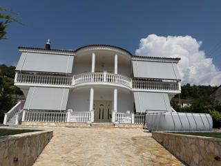 Villa Manuel - Gramsh - 9