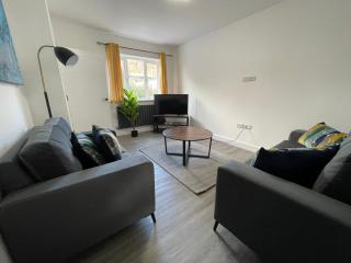 Brand New High Spec House with Parking & Wi-Fi By Home Away From Home - B - Newcastle under Lyme - 8