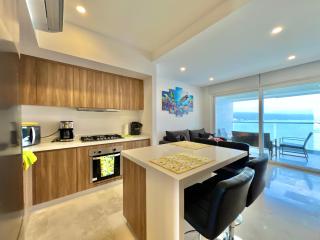 Vista Azul Sleek beachfront 1-bedroom condo with stunning bay views - Puerto Vallarta - 3