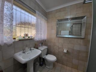 Villa Francisco Bed & Breakfast - Germiston - 5