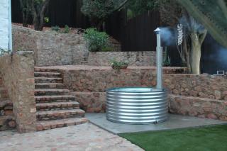 Enso Botanico Boutique Villa 1, with an outside wood-fire Hot Tub in Kosmos - Hartbeespoort - 9