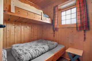 Mountain lodge with amazing views - 8