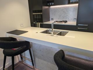 Ultra Luxury 1BR with Study beside Crown Sydney, with All AMENITIES! And sleeps 5! - 2