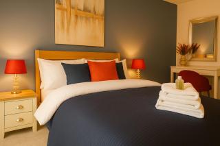 Elegant Windsor Flat - Short Walk to Windsor Castle, River Thames & Train Station - Eton - 2