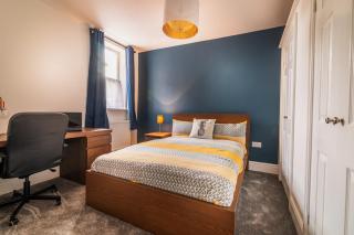 Stylish Apartment with Parking - Hull - 2