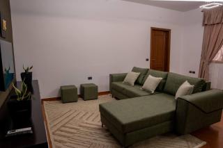 Classic villa-spacious city center free parking - Tirana - 8