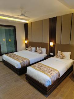 Hotel Raghukul Grand - Jāmb - 4